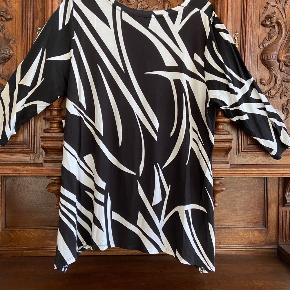 BLACK AND WHITE TUNIC DRESS2